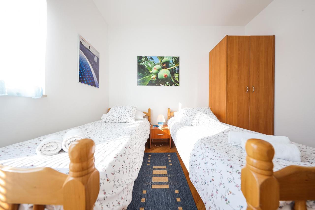 Luton Apartment Zadar Kozino Heating Pool & Jacuzzi Exterior foto